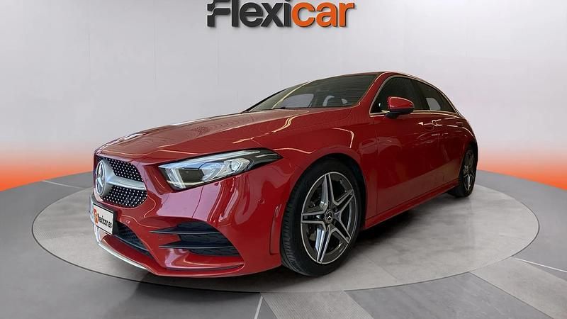 Usado Mercedes A180 116 CV (85 kW) 2018 Rojo Utilitario
