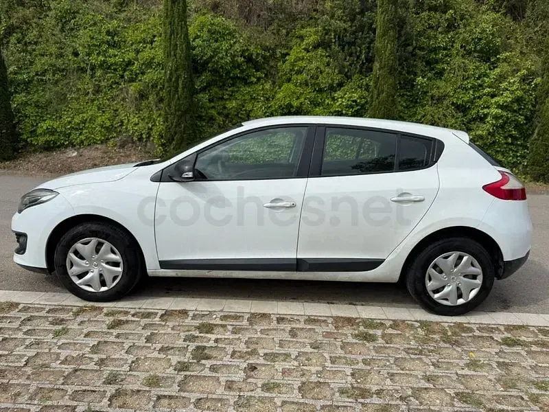 Usado Renault Mégane III Intens 115 CV (84 kW) 2014 Blanco Berlina