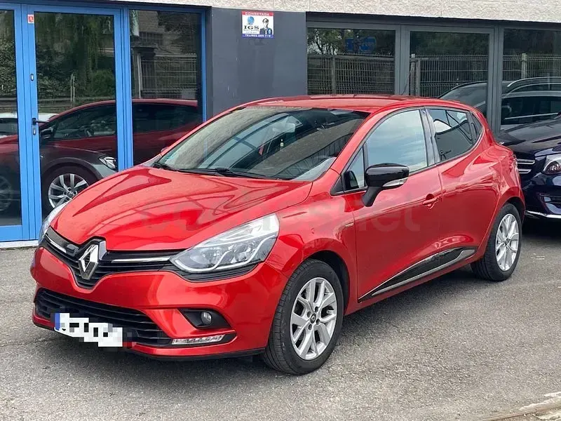 Usado Renault Clio IV LIMITED 90 CV (66 kW) 2018 Granate Berlina