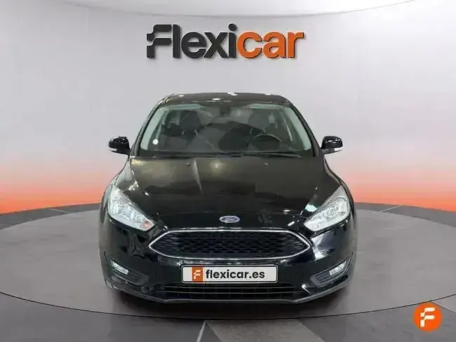 Usado Ford Focus Trend 100 CV (73 kW) 2018 Negro
