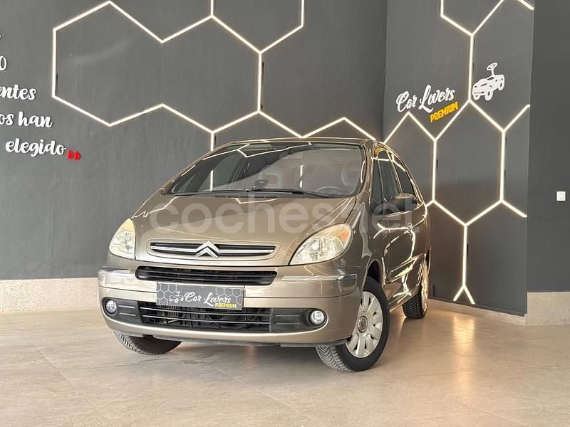 Usado Citroën Xsara Picasso Exclusive 92 CV (67 kW) 2008 Beige Monovolumen