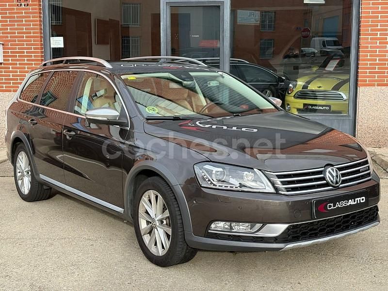 Usado VW Passat Alltrack 177 CV (130 kW) 2014 Marrón Familiar
