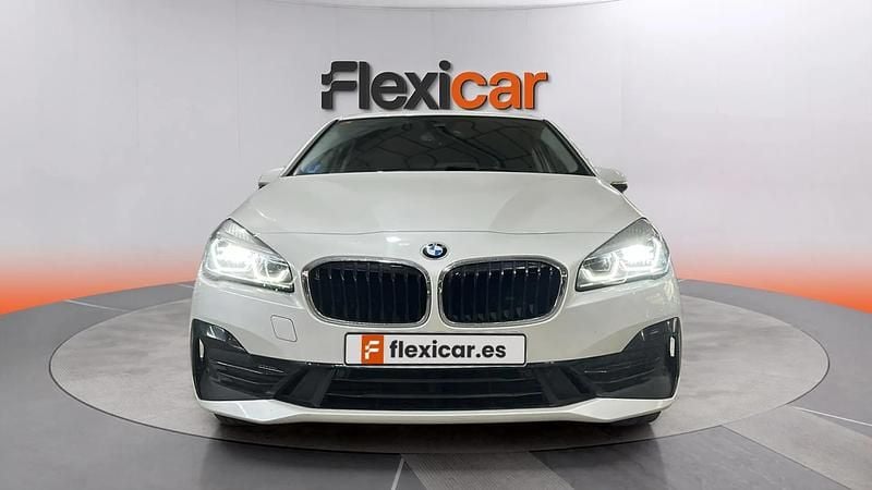 Usado BMW 225 Active Tourer iPerformance 224 CV (164 kW) 2019 Blanco Monovolumen