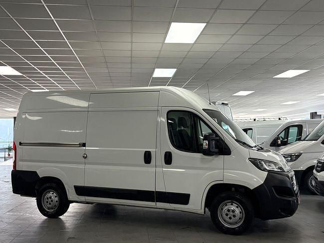 Usado Peugeot Boxer Premium 120 CV (88 kW) 2020 Blanco Van