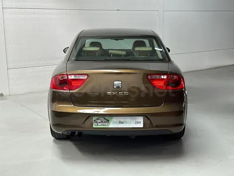 Usado Seat Exeo Style 143 CV (105 kW) 2010 Marrón Berlina