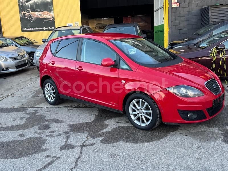 Granate Usado 2012 Seat Altea Style Monovolumen | 6700 € (Buen precio) - Imagen 1/4