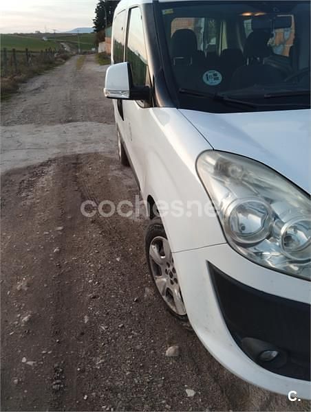 Usado Fiat Doblò Dynamic 105 CV (77 kW) 2011 Blanco Monovolumen
