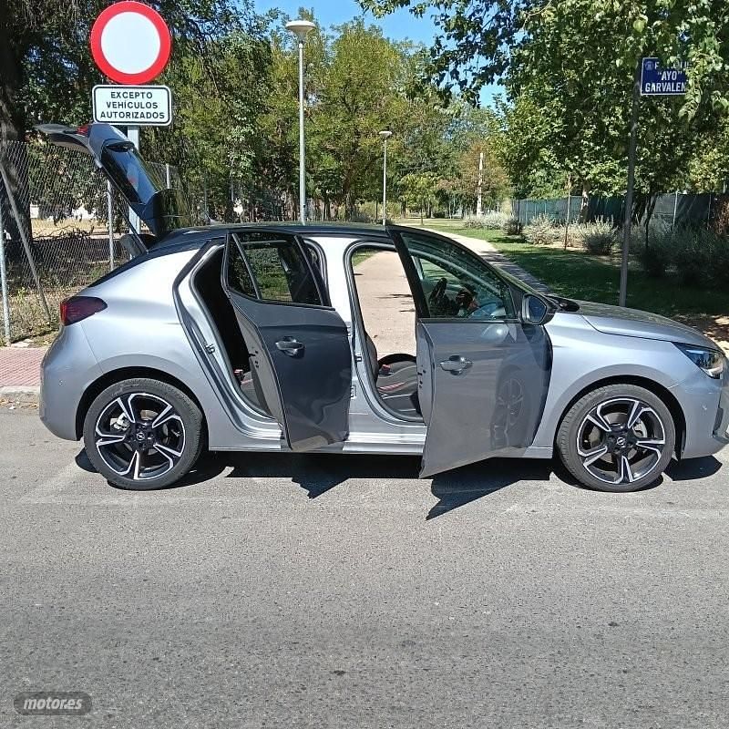 Gris Usado 2022 Opel Corsa Berlina | 13.500 € (Un poco caro) - Imagen 1/4