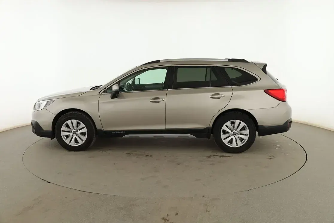 Usado Subaru Outback 150 CV (110 kW) 2017 Plata Familiar