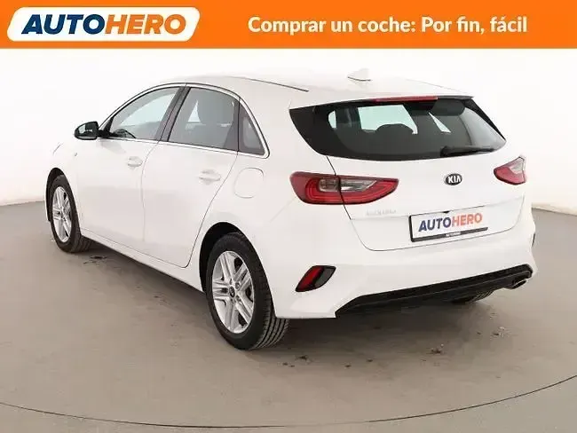 Usado Kia Ceed 120 CV (88 kW) 2019 Blanco Utilitario