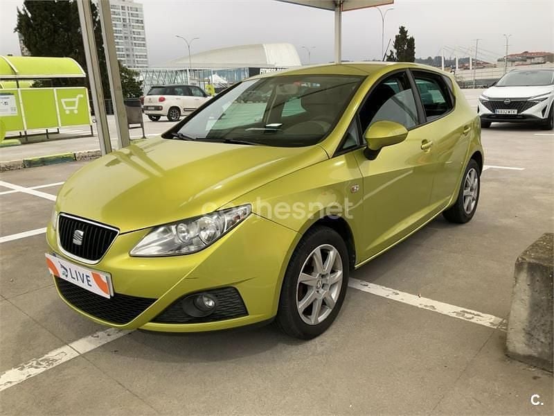Usado Seat Ibiza Style 90 CV (66 kW) 2010 Amarillo Berlina