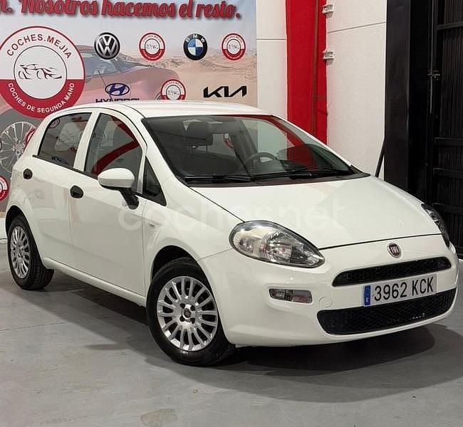 Usado Fiat Punto Pop 69 CV (50 kW) 2017 Blanco Berlina