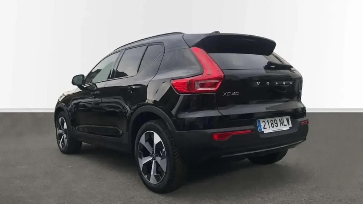 Nuevo Volvo XC40 Plus 163 CV (119 kW) 2026 Negro SUV