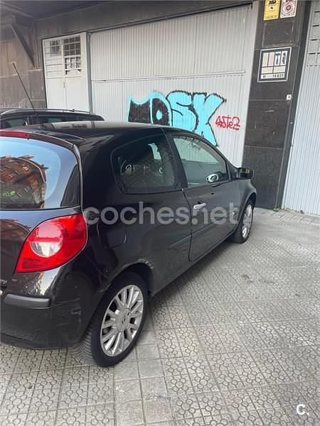 Usado Renault Clio II Expression 100 CV (73 kW) 2009 Negro Berlina