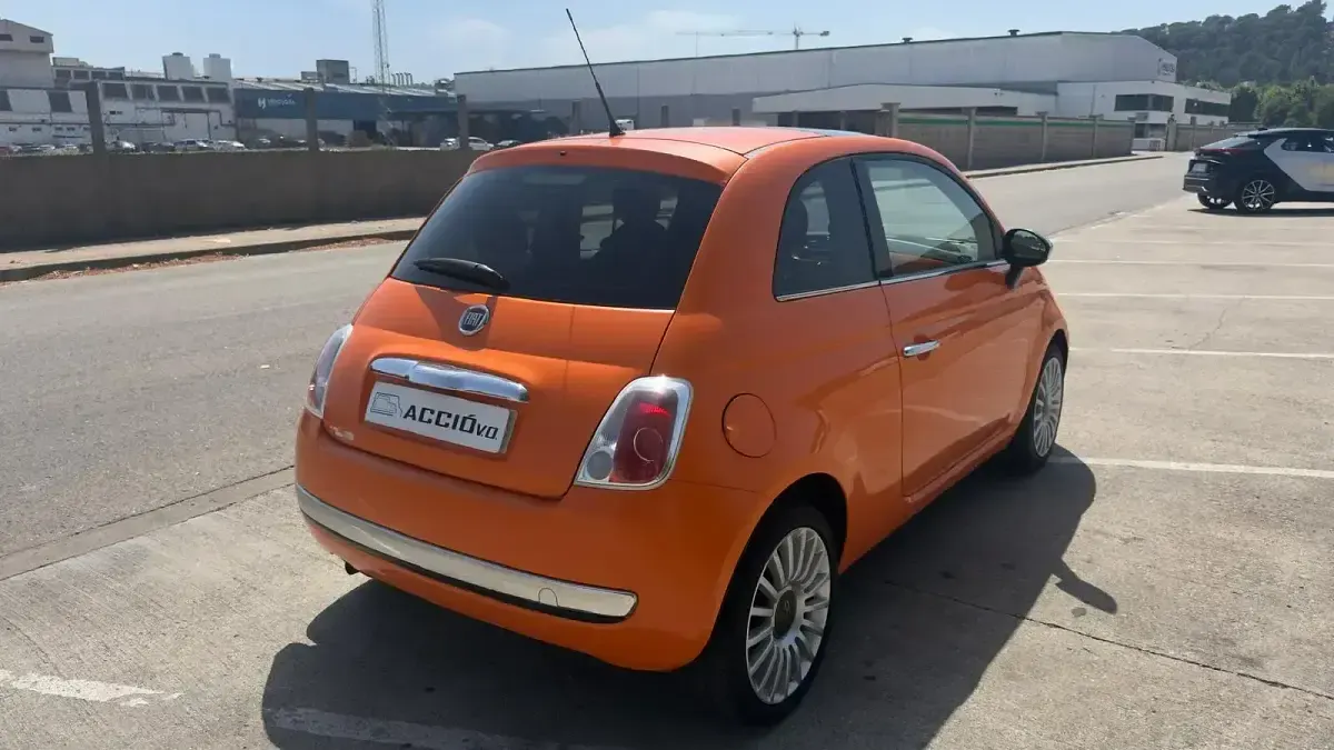 Usado Fiat 500 Lounge 69 CV (50 kW) 2011 Naranja Utilitario