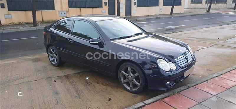 Usado Mercedes C220 Sport Edition 150 CV (110 kW) 2005 Negro Berlina
