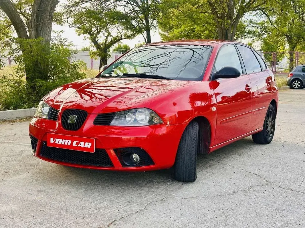 Usado Seat Ibiza 86 CV (63 kW) 2008 Rojo Utilitario
