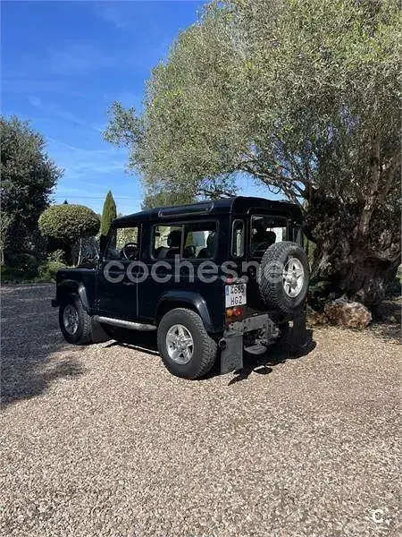 Usado Land Rover Defender 122 CV (89 kW) 2010 Negro Familiar