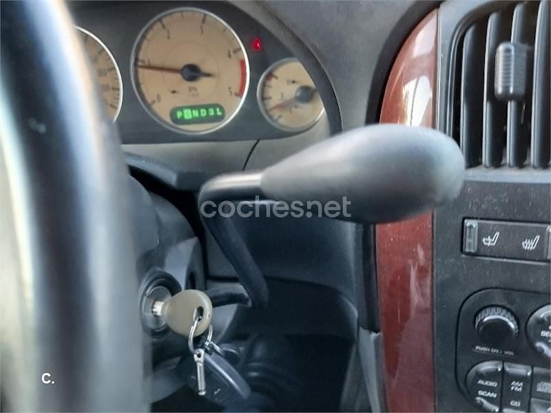 Usado Chrysler Grand Voyager Limited 150 CV (110 kW) 2006 Negro Monovolumen
