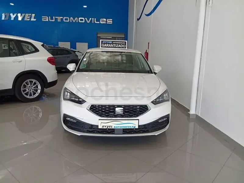 Usado Seat Leon Style 116 CV (85 kW) 2025 Blanco Berlina