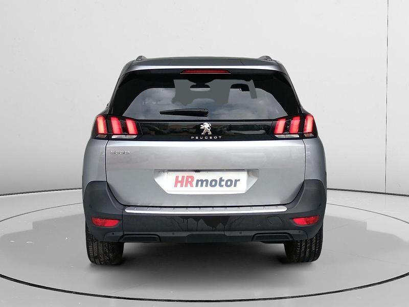 Usado Peugeot 5008 Allure 131 CV (96 kW) 2023 Gris SUV