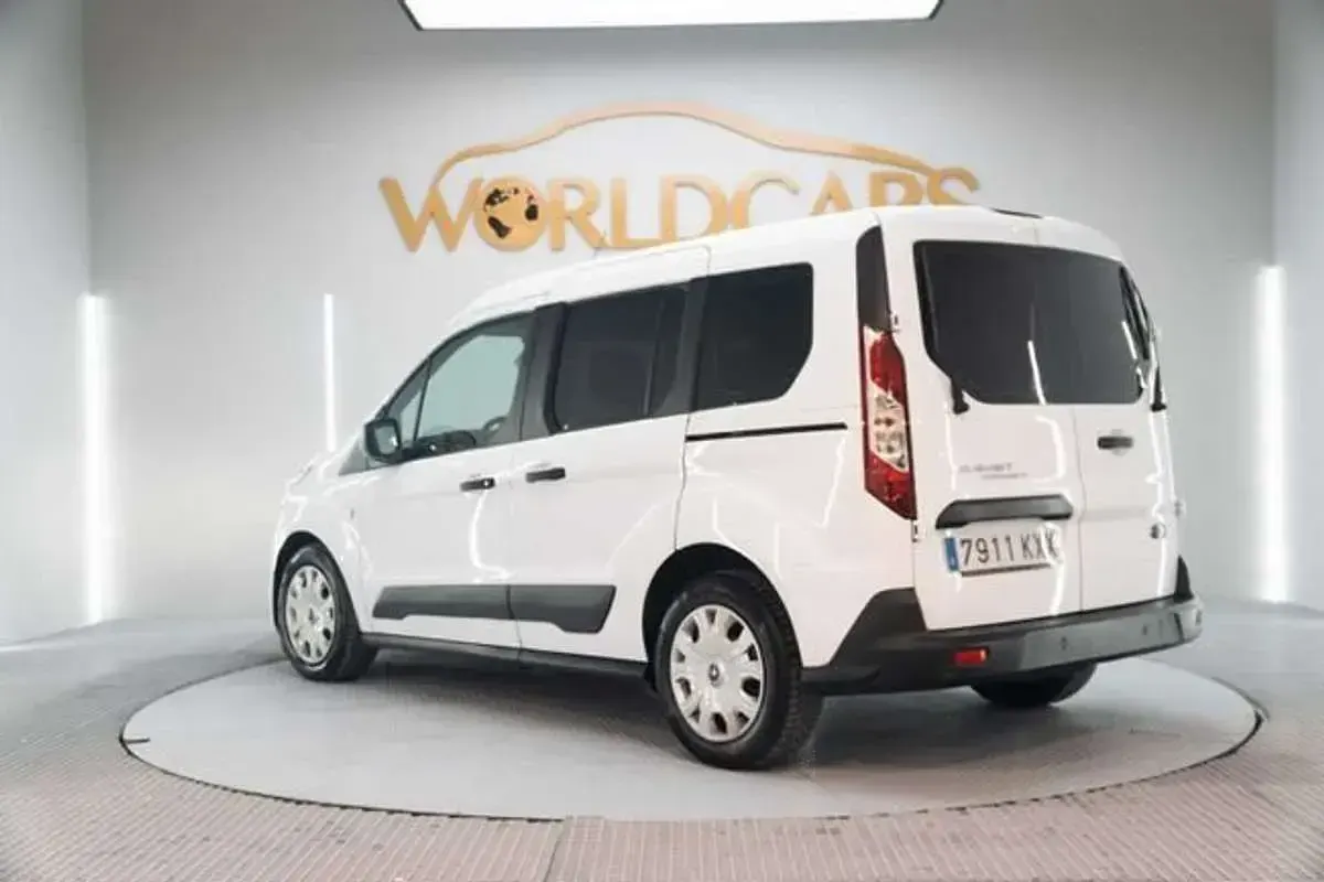 Usado Ford Transit Trend 101 CV (74 kW) 2021 Blanco Familiar