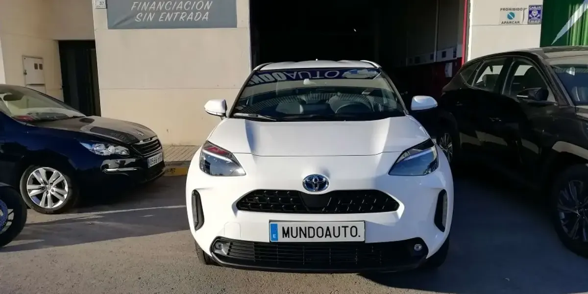Nuevo Toyota Yaris Cross Active 131 CV (96 kW) 2026 Blanco SUV