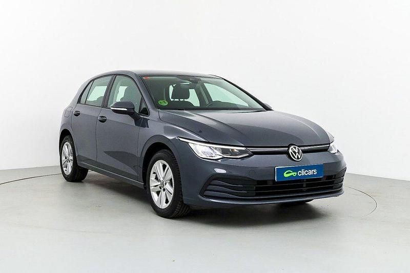 Usado VW Golf VIII 110 CV (80 kW) 2021 Gris Berlina