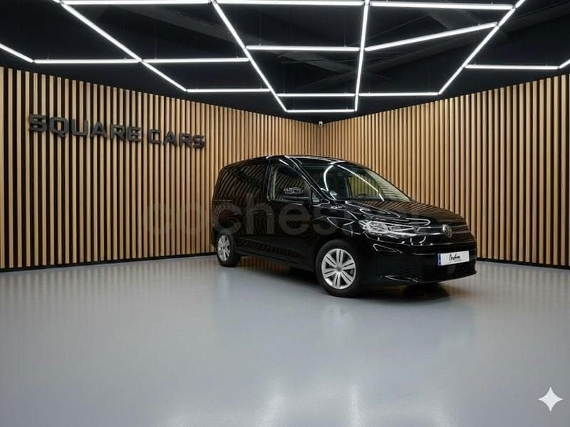 Usado VW Caddy 102 CV (75 kW) 2022 Negro Monovolumen