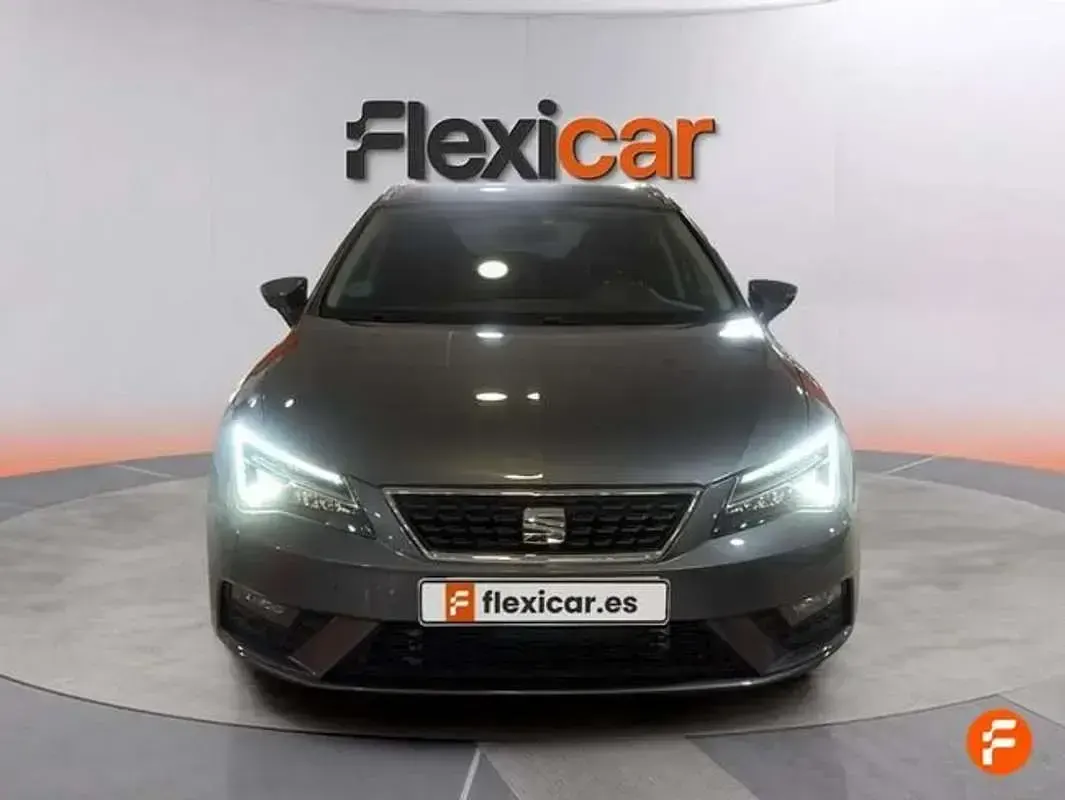 Usado Seat Leon Reference 90 CV (66 kW) 2017 Azul Utilitario