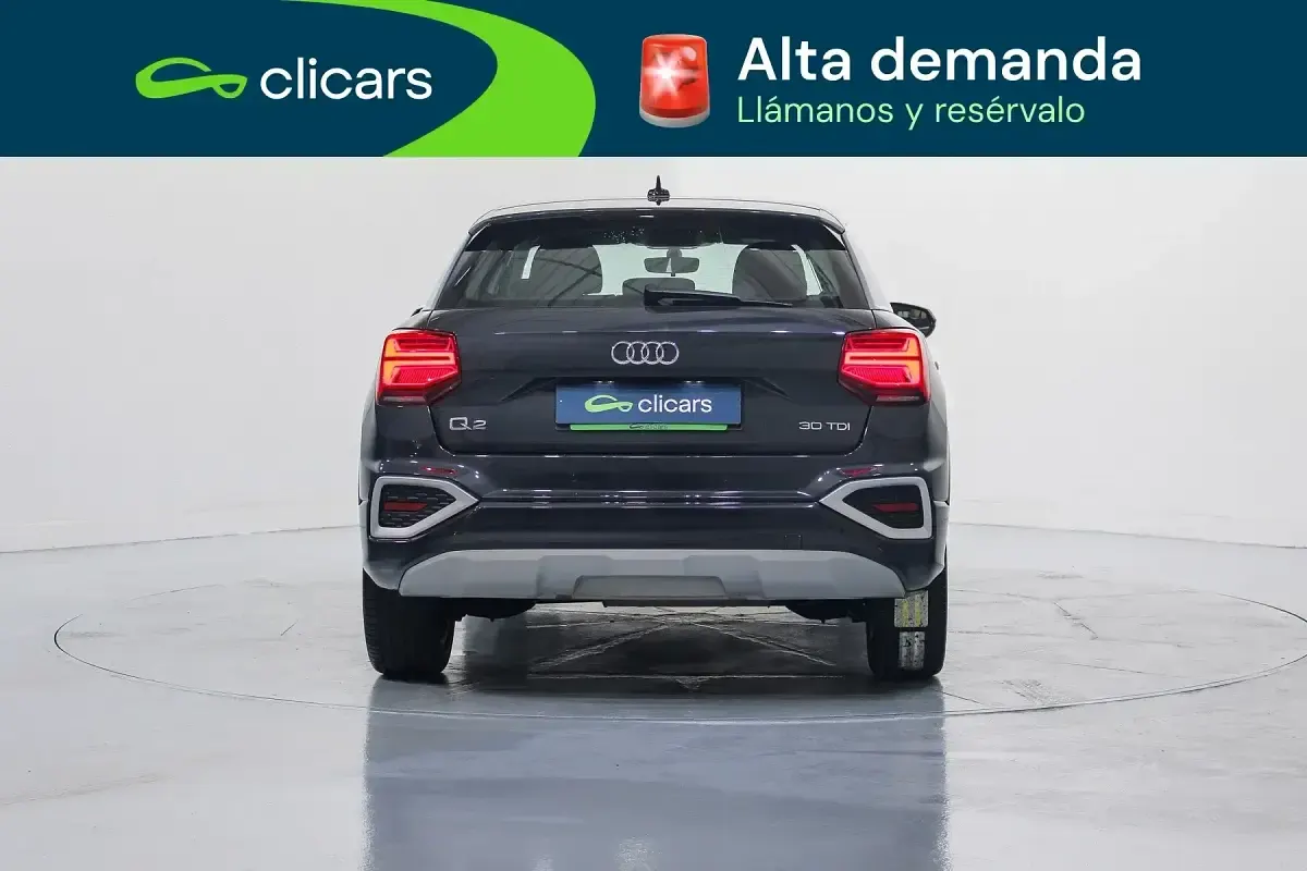 Usado Audi Q2 Advanced Plus 116 CV (85 kW) 2022 Gris SUV