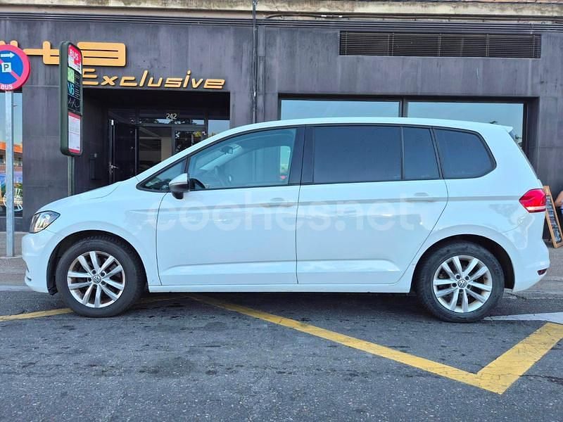 Blanco Usado 2016 VW Touran Sportline Monovolumen | 7999 € (Buen precio) - Imagen 1/4