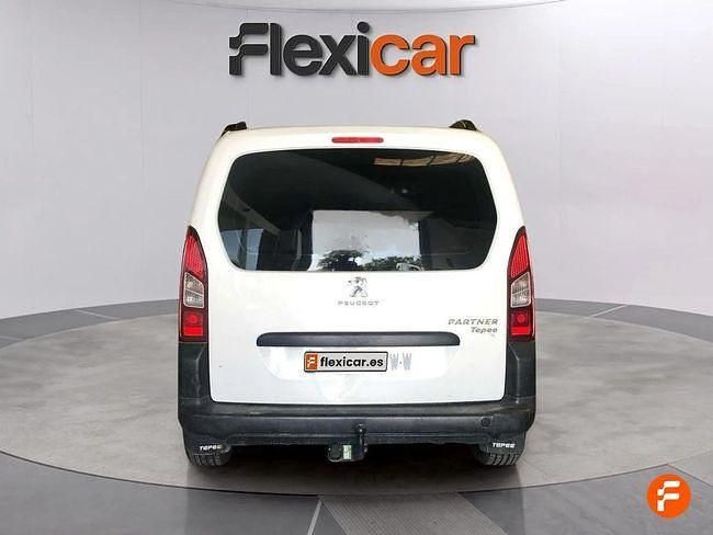 Usado Peugeot Partner Tepee Active 100 CV (73 kW) 2017 Blanco Monovolumen