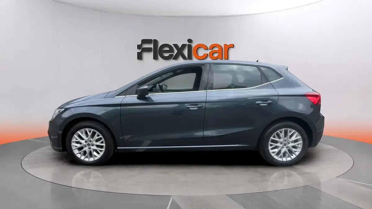 Usado Seat Ibiza XCELLENCE 116 CV (85 kW) 2024 Gris Utilitario