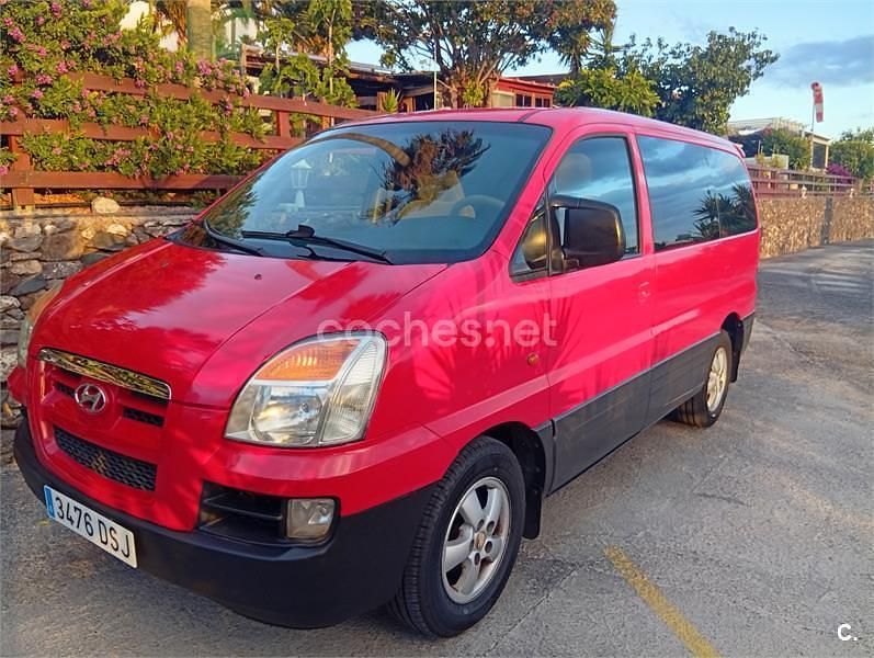 Usado Hyundai H-1 99 CV (72 kW) 2005 Rojo Monovolumen