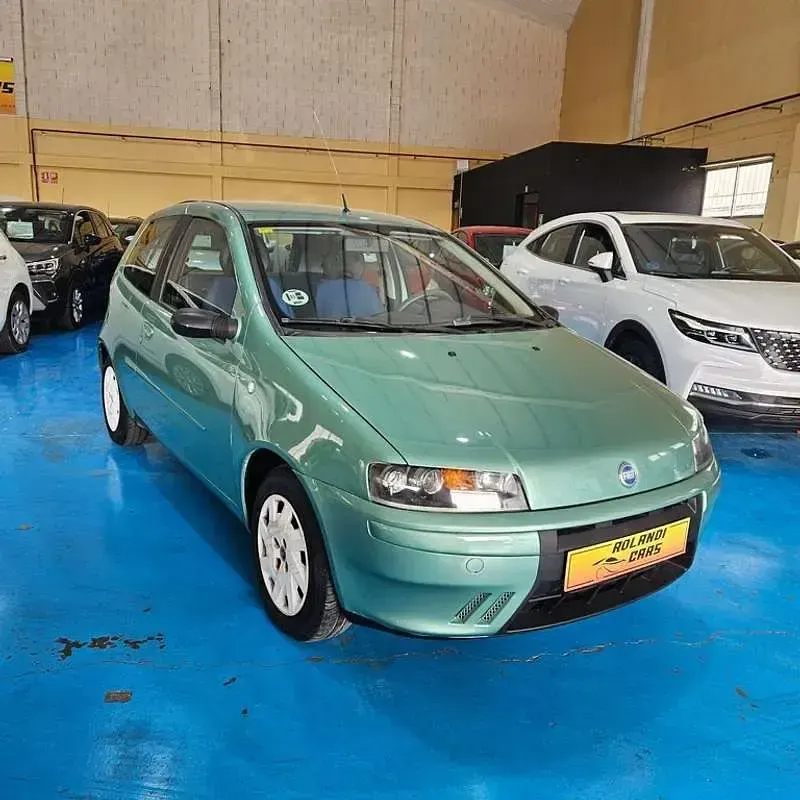 Usado Fiat Punto Active 60 CV (44 kW) 2002 Verde Utilitario