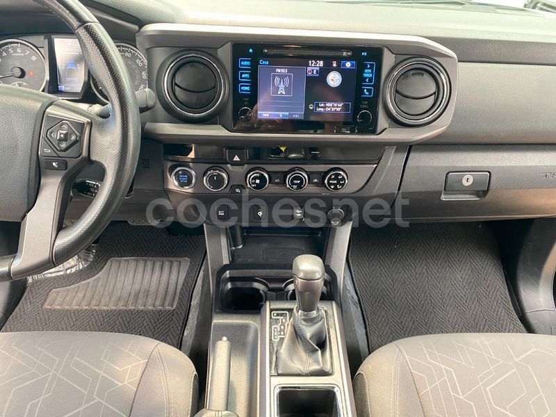 Usado Toyota HiLux 150 CV (110 kW) 2017 Negro Pickup/Camioneta