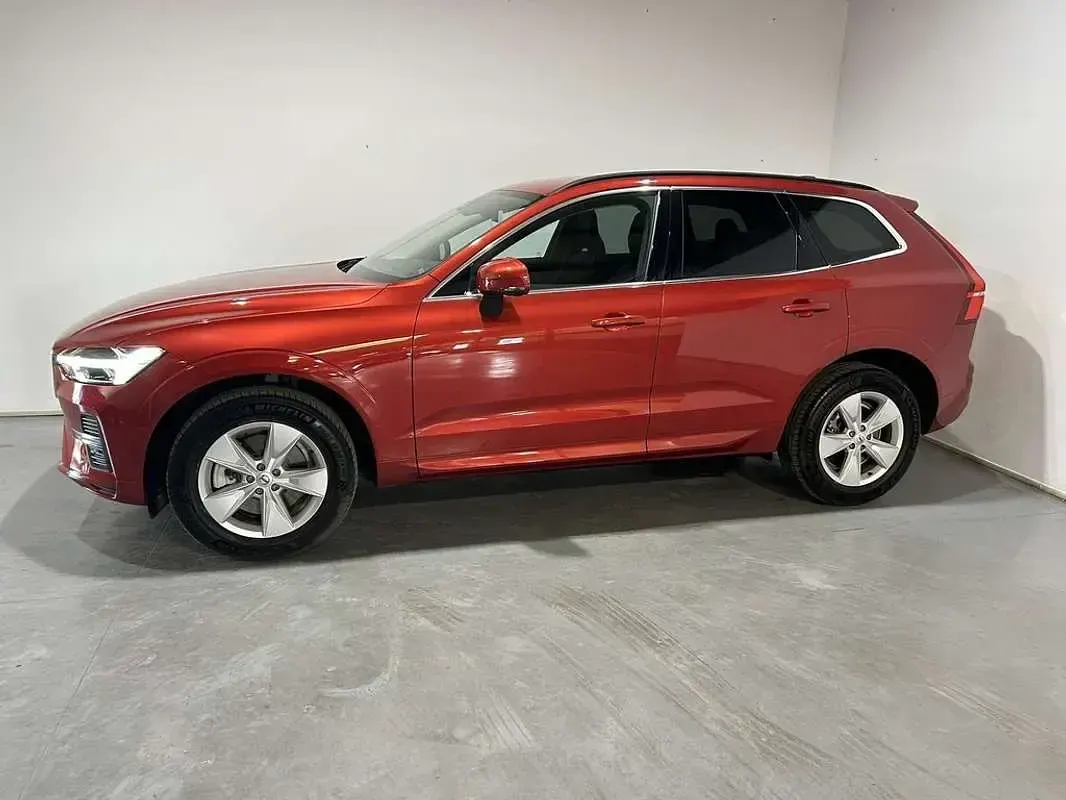 Usado Volvo XC60 Core 197 CV (144 kW) 2024 Rojo SUV