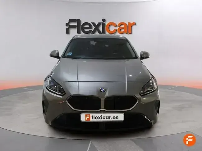 Usado BMW 120 170 CV (125 kW) 2025 Gris Utilitario