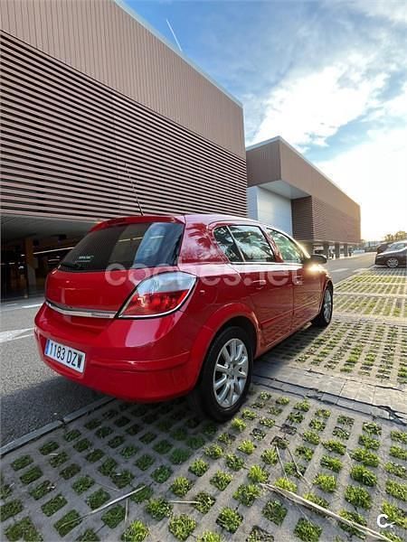 Usado Opel Astra Enjoy 105 CV (77 kW) 2006 Rojo Berlina