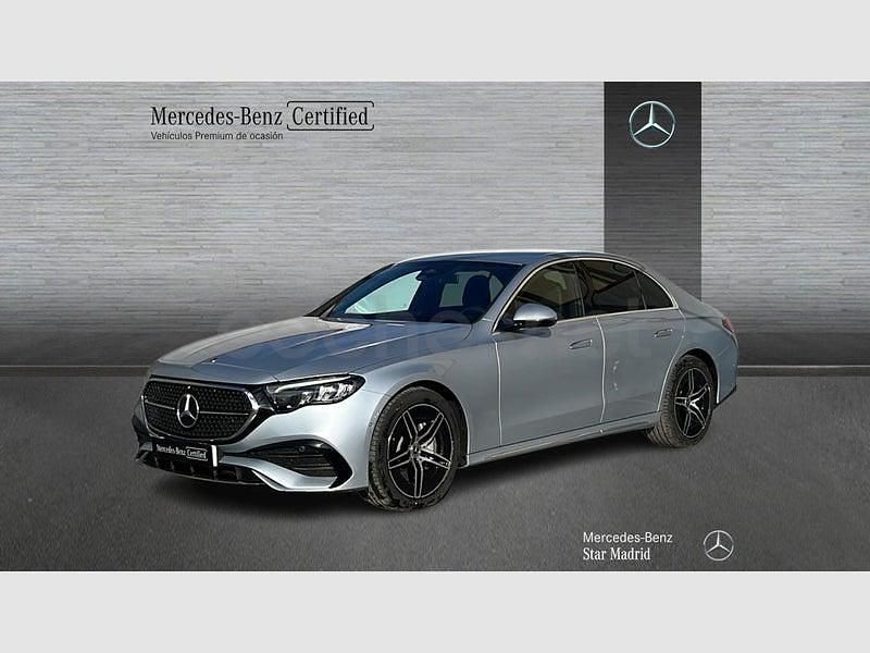 Usado Mercedes E220 197 CV (144 kW) 2025 Gris / plata Berlina
