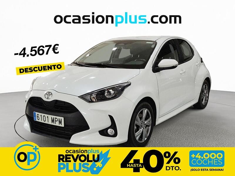 Usado Toyota Yaris Hybrid Active 116 CV (85 kW) 2024 Blanco Berlina