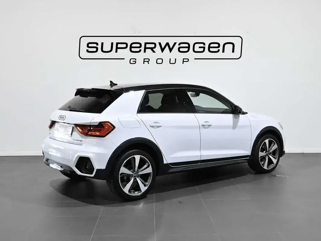 Usado Audi A1 Comfort 110 CV (80 kW) 2021 Blanco SUV