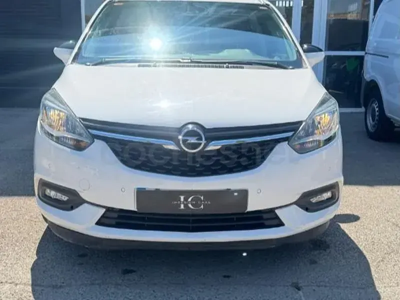 Usado Opel Zafira Tourer Selective 140 CV (102 kW) 2017 Blanco Monovolumen