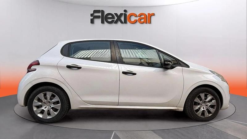 Usado Peugeot 208 Access 75 CV (55 kW) 2016 Blanco Utilitario