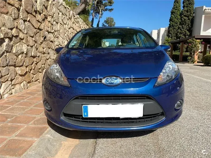 Usado Ford Fiesta Trend 68 CV (50 kW) 2009 Azul Berlina