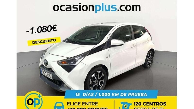 Usado Toyota Aygo X-play 72 CV (52 kW) 2020 Blanco Utilitario