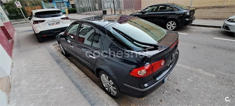 Usado Renault Laguna II Dynamique 130 CV (95 kW) 2006 Azul Berlina