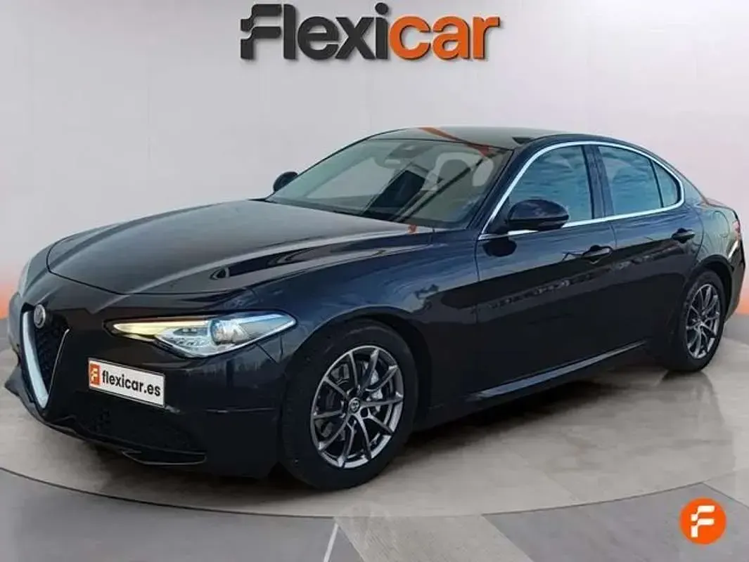 Usado Alfa Romeo Giulia Super 179 CV (131 kW) 2017 Negro Berlina