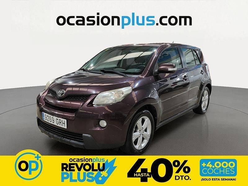 Usado Toyota Urban Cruiser Active 101 CV (74 kW) 2009 Rojo Utilitario